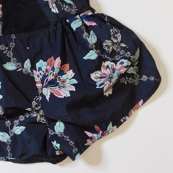 FREE PEOPLE Movement The Way Home Floral Shorts Black Athletic Print X-Small - Picture 12 of 16
